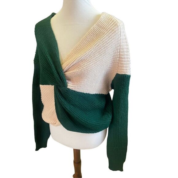 No Boundaries Green/Beige Color Block Knit Twist V-Neck Acrylic Cropped Long Sle - Picture 6 of 14